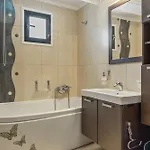 Mouria House דירה *
