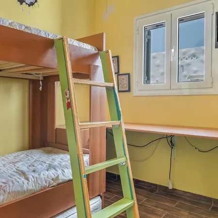 Mouria House Apartman *